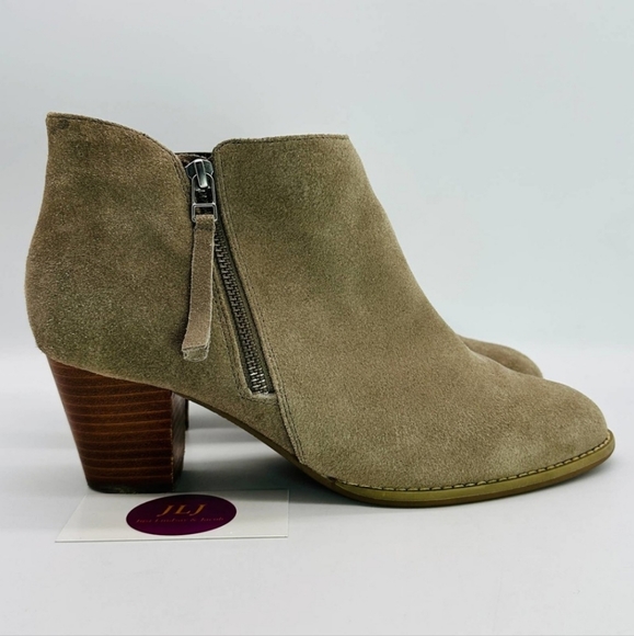 Vionic Women's Sterling Greige Suede Comfort Zip Ankle Booties Size 9.5 Wide - Picture 1 of 6
